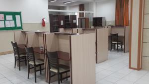 سالن مطالعه